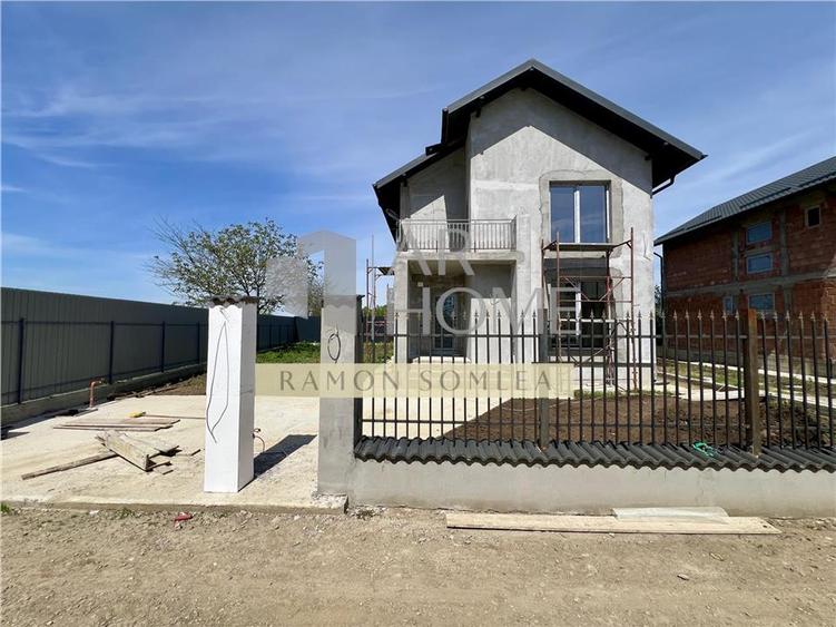 Casă individuală cu 5 camere cu Teren 300 Mp în Blejoi
