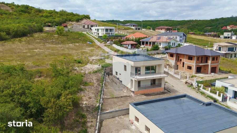 Casă cu 5 camere cu Teren 435 Mp în Paleu