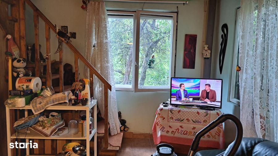 Casă cu 4 camere cu Teren 606 Mp în Bradu
