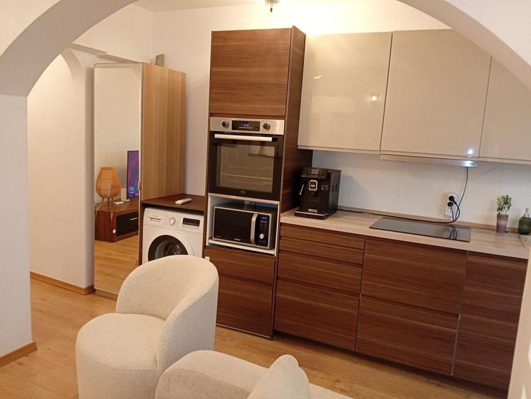 Apartament cu 2 camere decomandat în Primăverii