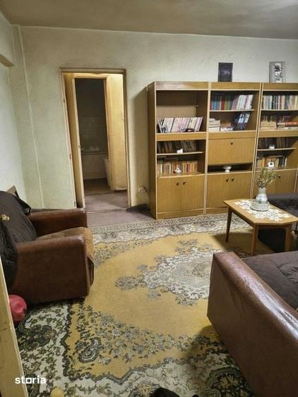 Apartament cu 3 camere semidecomandat în Central