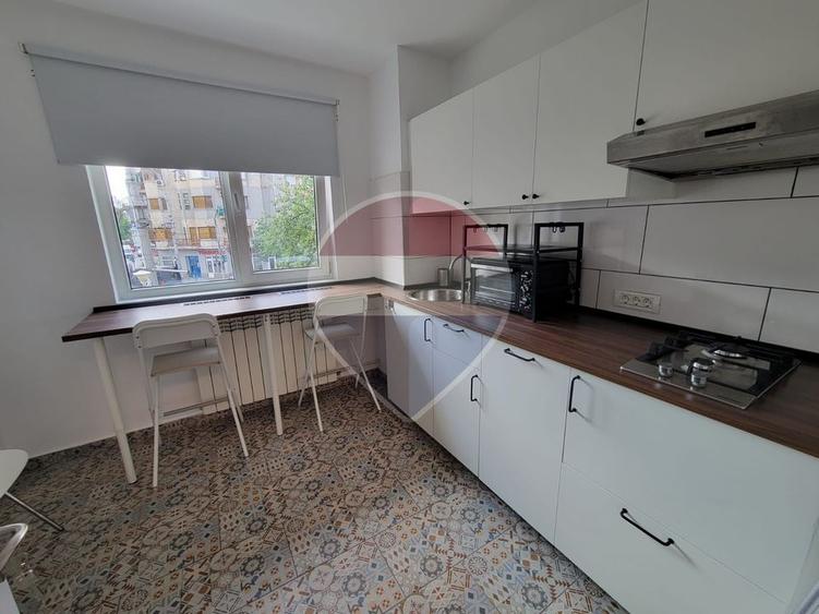 Apartament cu 2 camere semidecomandat, mobilat în Moșilor