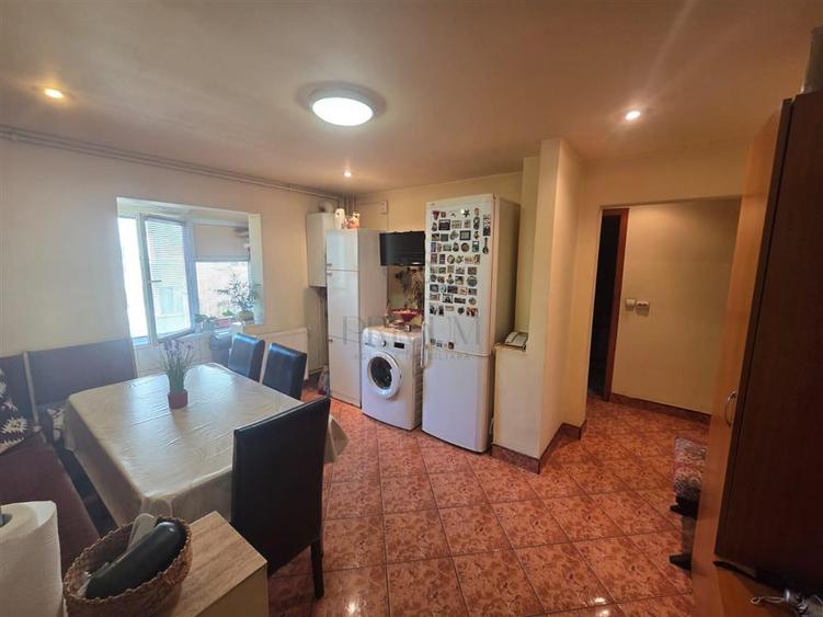 Apartament cu 2 camere decomandat, mobilat în Aradului