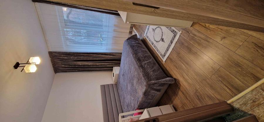 Apartament cu 3 camere decomandat în Berceni