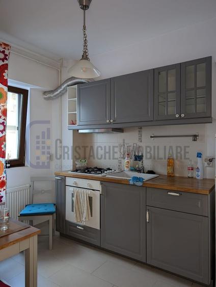 Apartament cu 2 camere decomandat, mobilat în Banu Manta