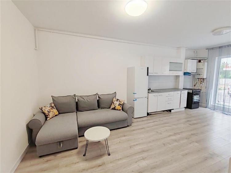 Apartament cu 3 camere decomandat, mobilat în Nord-Est