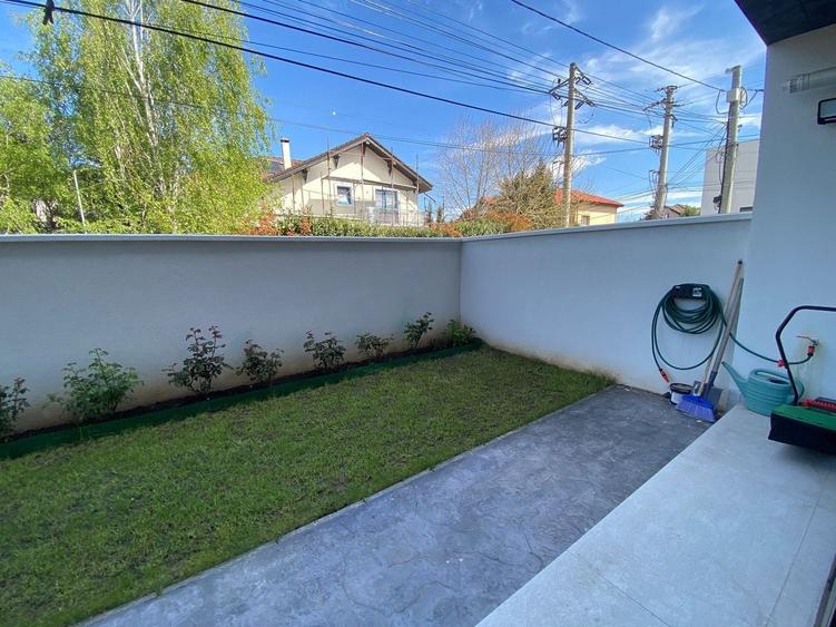 Apartament cu 4 camere decomandat în Iancu Nicolae