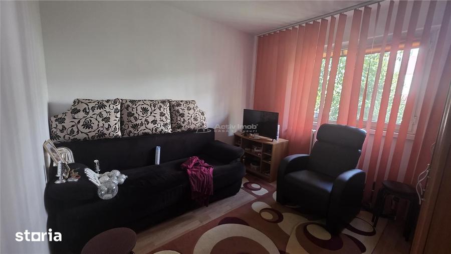 Apartament cu 2 camere semidecomandat în Rovine