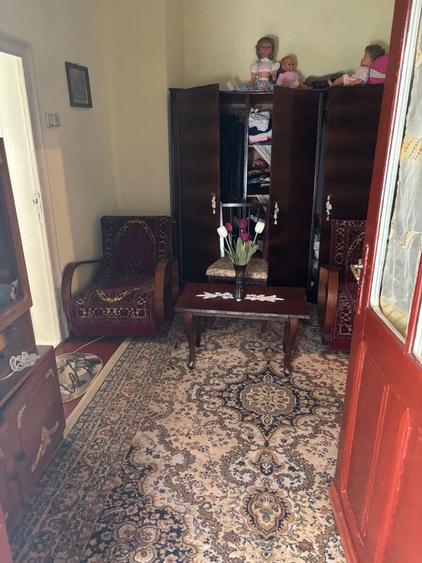Casă cu 3 camere în Central