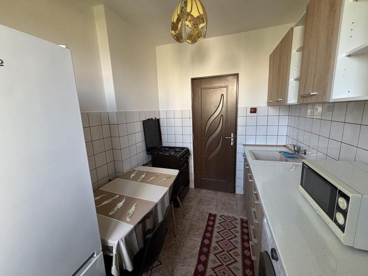 Apartament cu 2 camere decomandat în Complex Studențesc