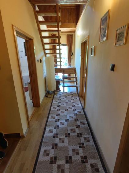 Casă individuală cu 4 camere cu Canalizare în Vâlcele