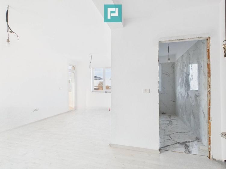 Penthouse cu 2 camere decomandat în Chișoda