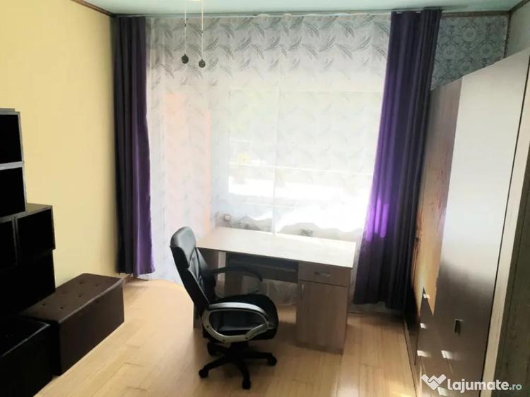 Apartament cu 3 camere decomandat în Zorilor