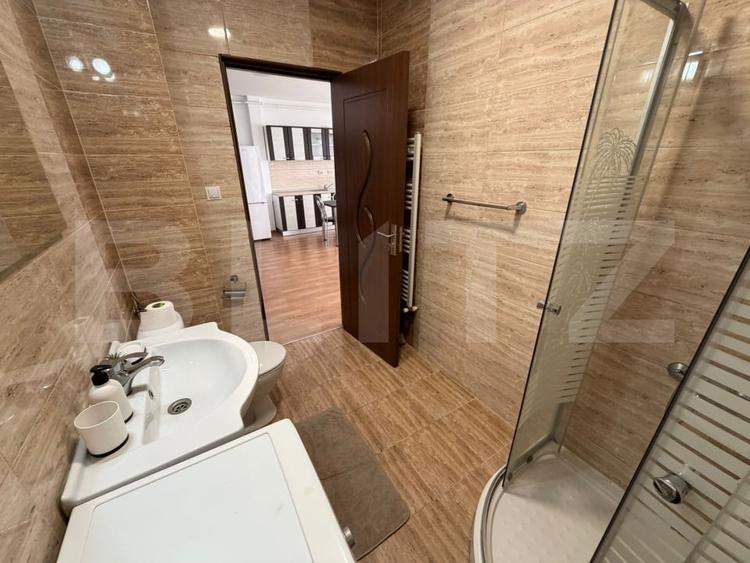 Apartament cu 2 camere semidecomandat, mobilat în Florești