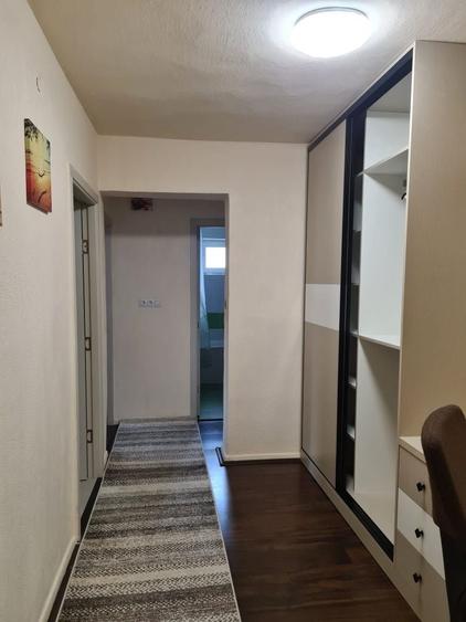 Apartament cu 3 camere decomandat în Terezian