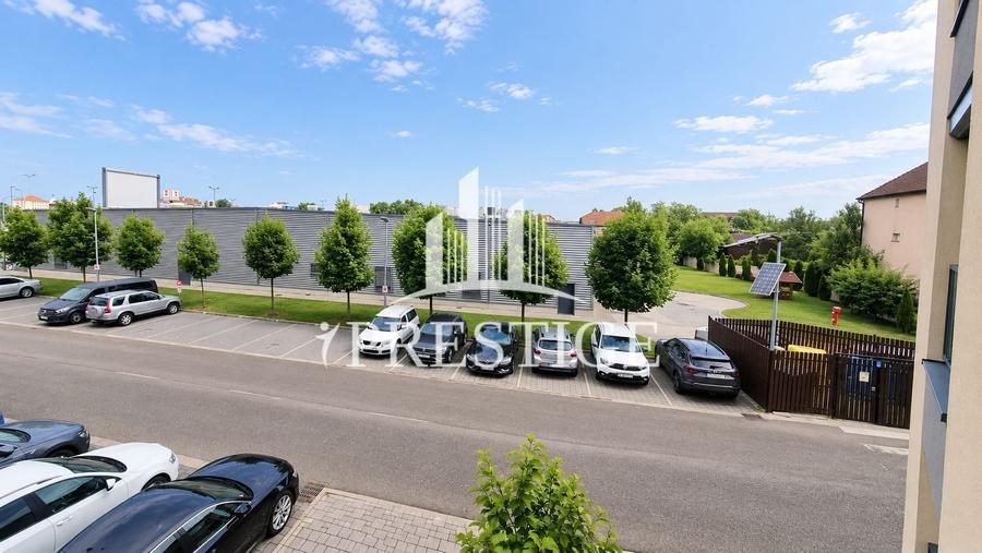 Apartament cu 4 camere decomandat, mobilat în Central