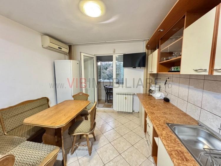 Apartament cu 2 camere decomandat în Crângași