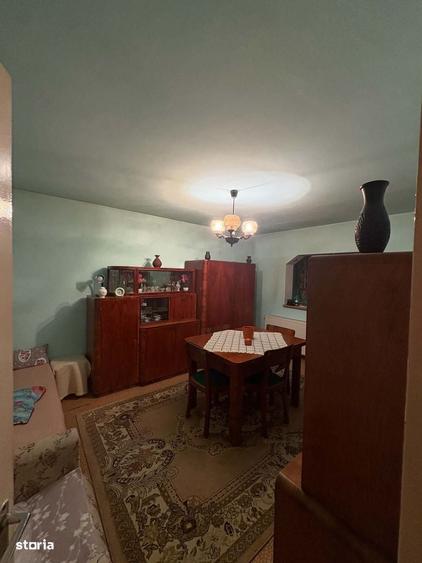 Apartament cu 3 camere în Tractorul