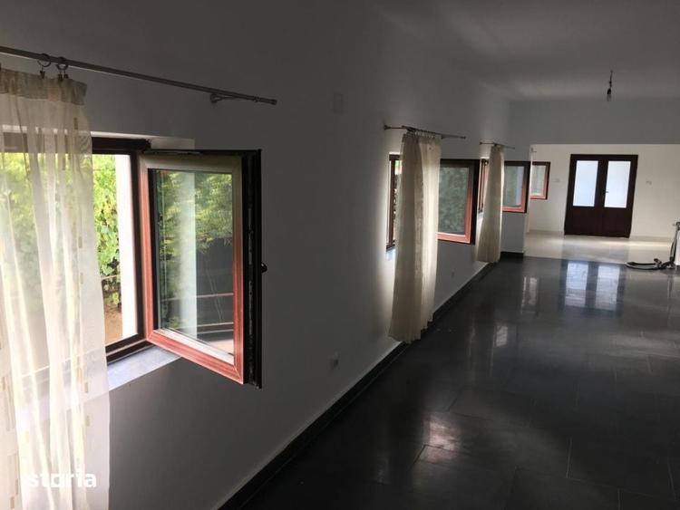 Casă cu 3 camere cu Teren 2263 Mp în Central