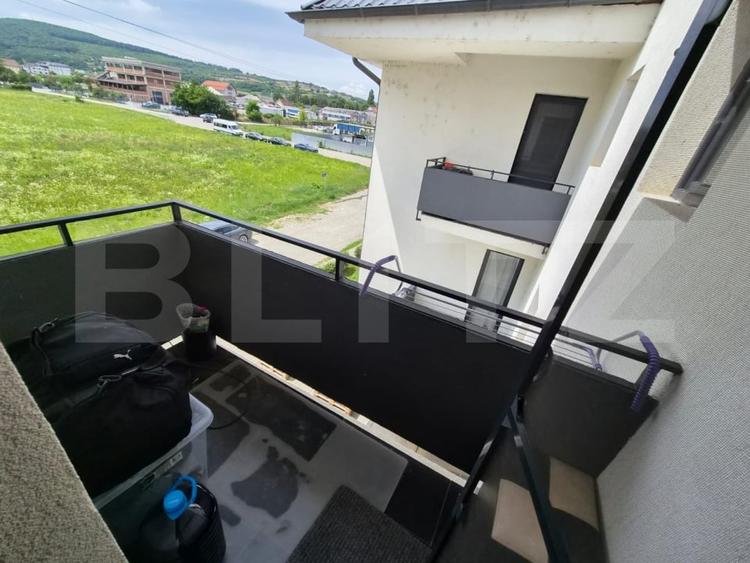 Apartament cu 2 camere semidecomandat, mobilat în Independenței
