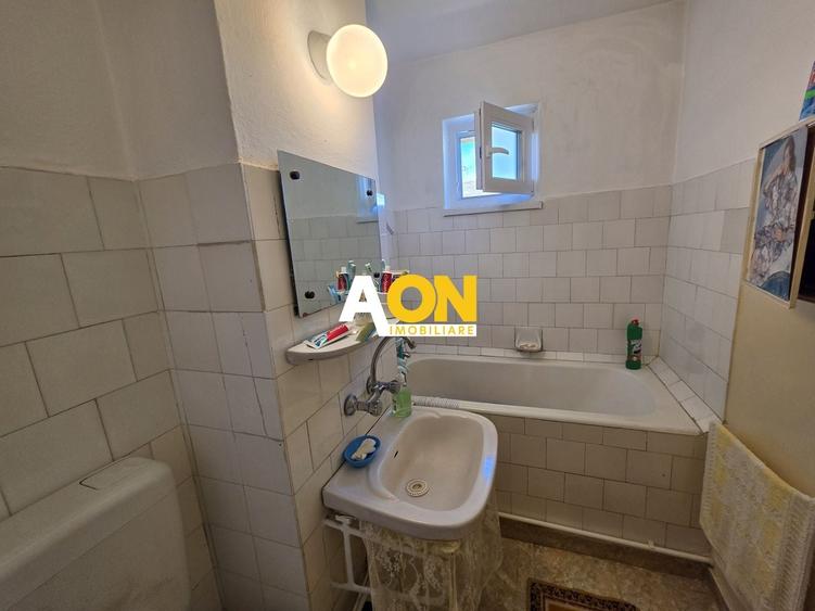 Apartament cu 2 camere semidecomandat, mobilat în Cetate