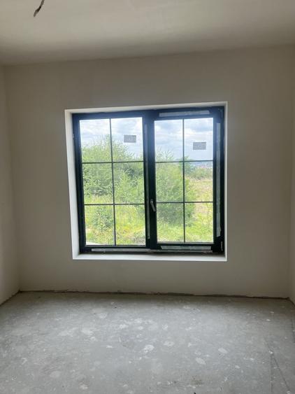Casă cu 4 camere în Exterior Vest