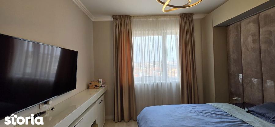 Apartament cu 3 camere în Decebal