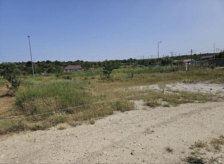 Spațiu comercial, în Făclia