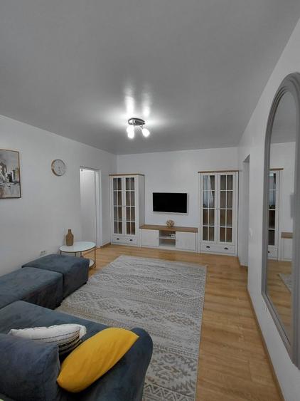 Apartament cu 2 camere semidecomandat în Tomis Nord