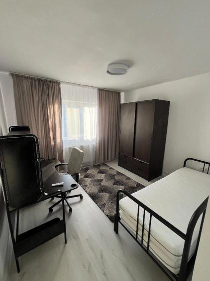 Apartament cu 3 camere decomandat în Micro 11