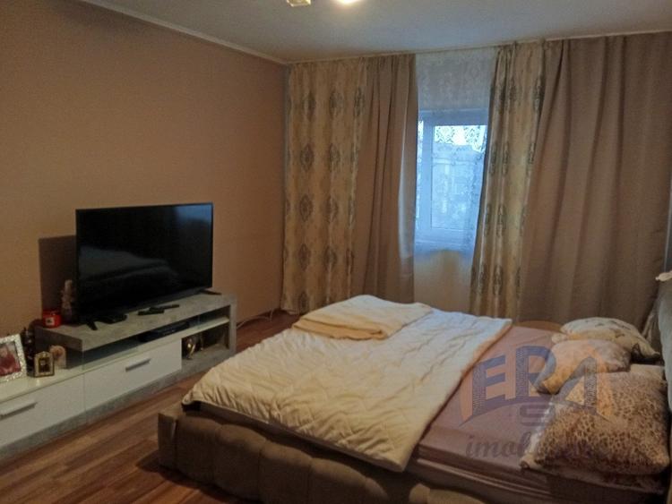 Apartament cu 2 camere decomandat în Valenta