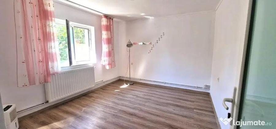 Casă cu 3 camere cu Teren 2100 Mp în Tuzla