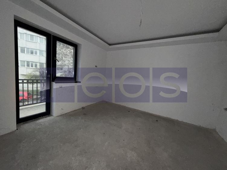 Casă individuală cu 13 camere cu Teren 100 Mp în Vitan
