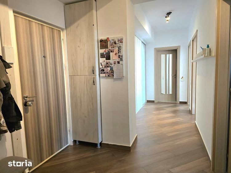 Apartament cu 3 camere decomandat în Holboca