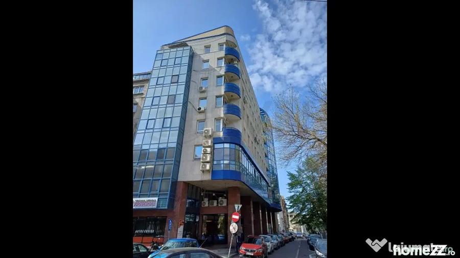 Apartament cu 4 camere decomandat în Universitate