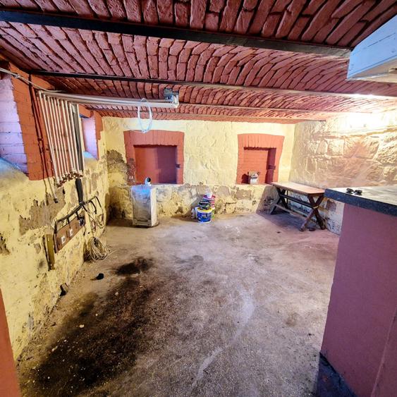 Casă individuală cu 7 camere cu Canalizare în Gruia