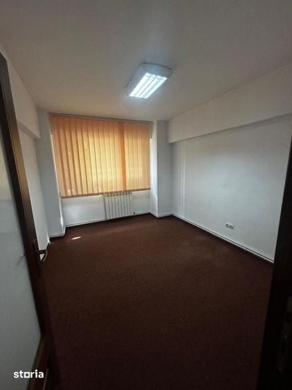 Apartament cu 4 camere în Republicii