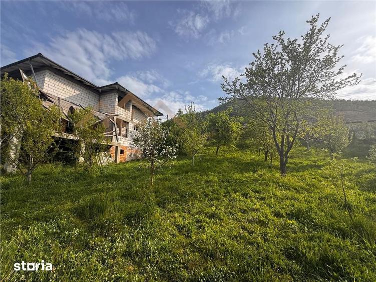 Casă cu 4 camere cu Teren 2341 Mp în Cicârlău
