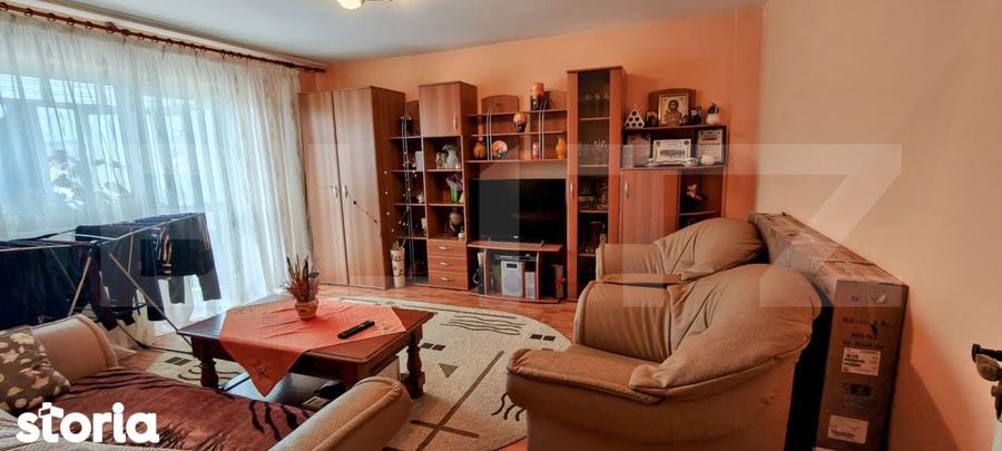Apartament cu 4 camere decomandat în Central