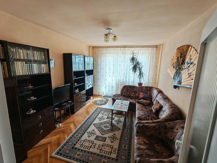 Apartament cu 3 camere decomandat în Ultracentral