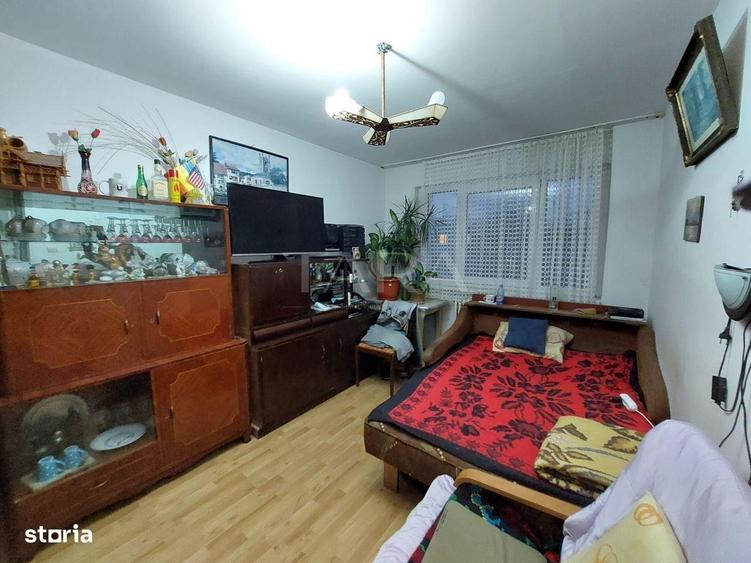 Apartament cu 3 camere decomandat, mobilat în Central