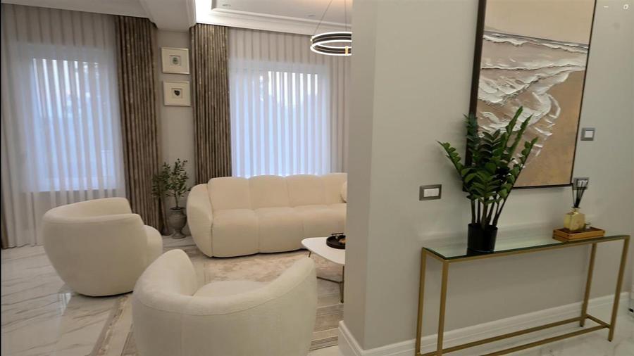 Casă individuală cu 5 camere cu Garaj în Exterior Vest