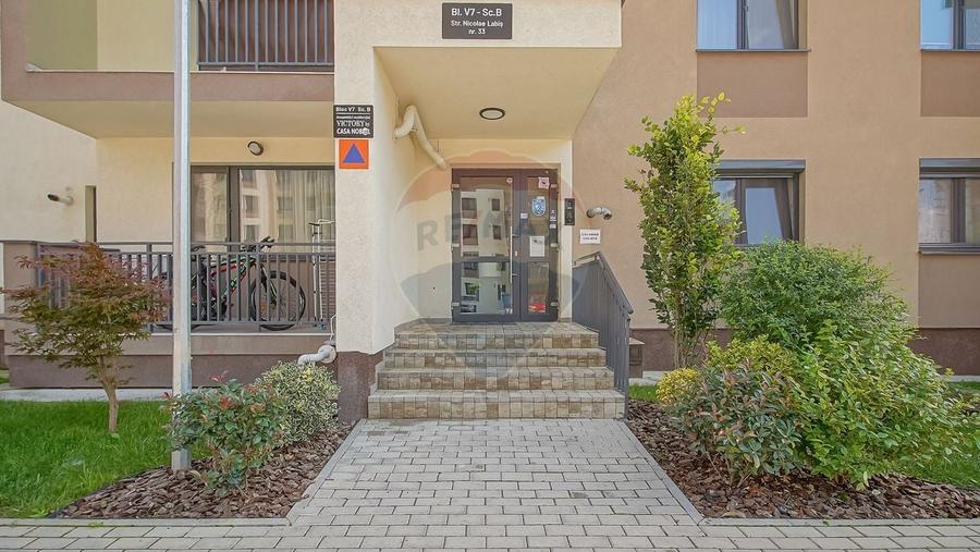Apartament cu 2 camere decomandat, mobilat în Tractorul