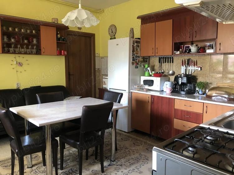 Casă cu 5 camere cu Teren 500 Mp în Libertății