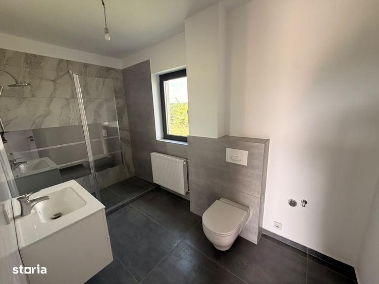 Casă cu 4 camere în Balotești