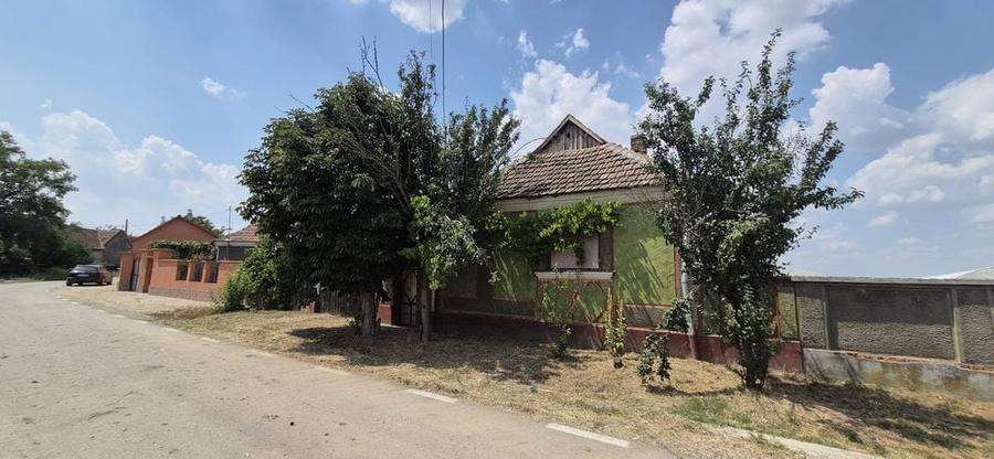 Casă cu 3 camere în Toboliu