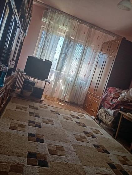 Apartament cu 2 camere decomandat în CET
