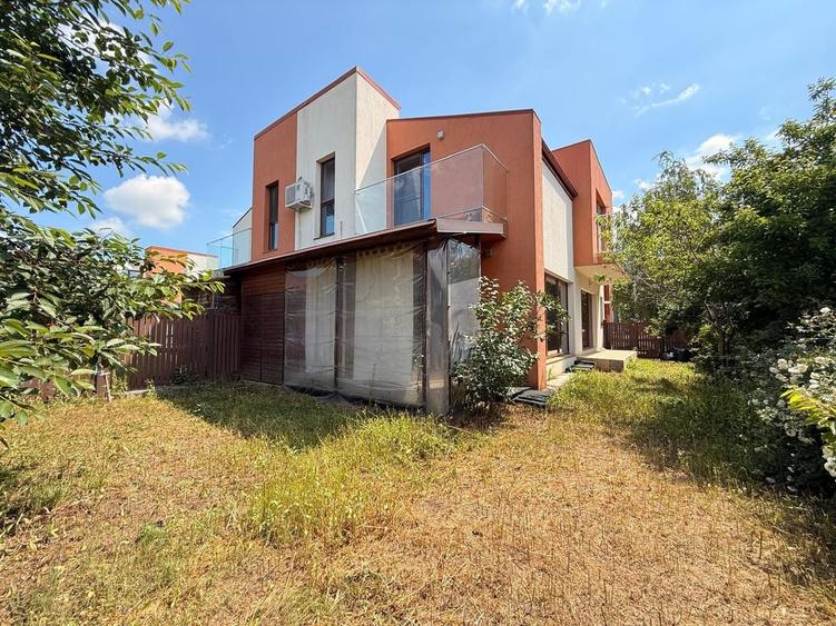 Duplex cu 4 camere cu Canalizare în Corbeanca