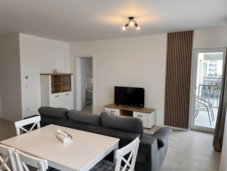 Apartament cu 2 camere semidecomandat, mobilat în Mihai Viteazul