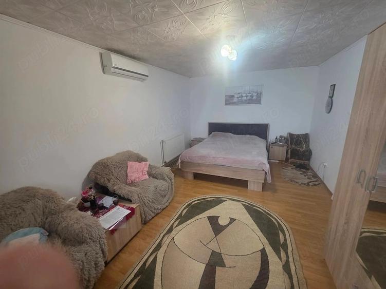 Casă cu 2 camere cu Teren 1000 Mp în Central